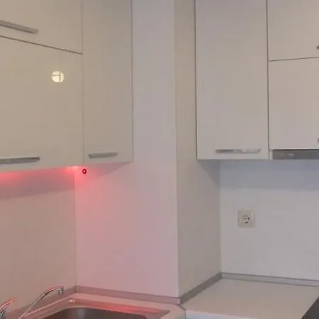 южен плаж Обзор